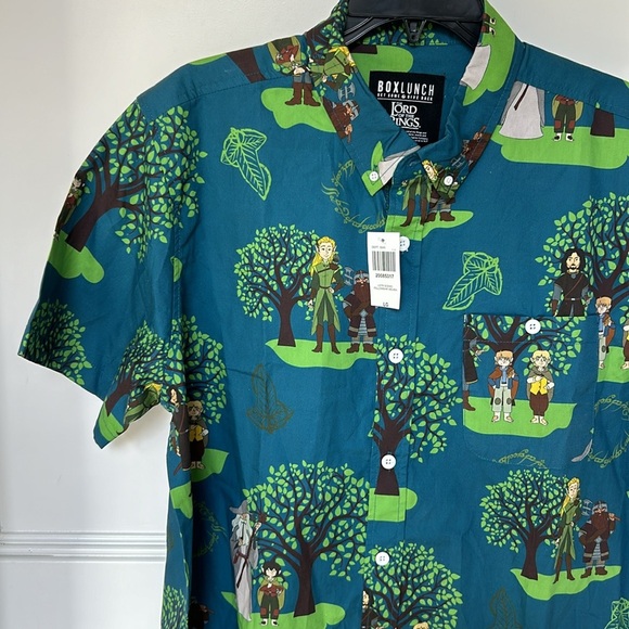 BoxLunch The Lord of the Rings Character Portraits Allover Print Button Up Large - Picture 3 of 13
